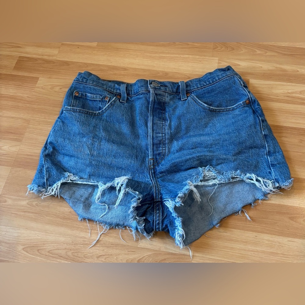 Levis 501 Denim Distressed Jean‎ Shorts